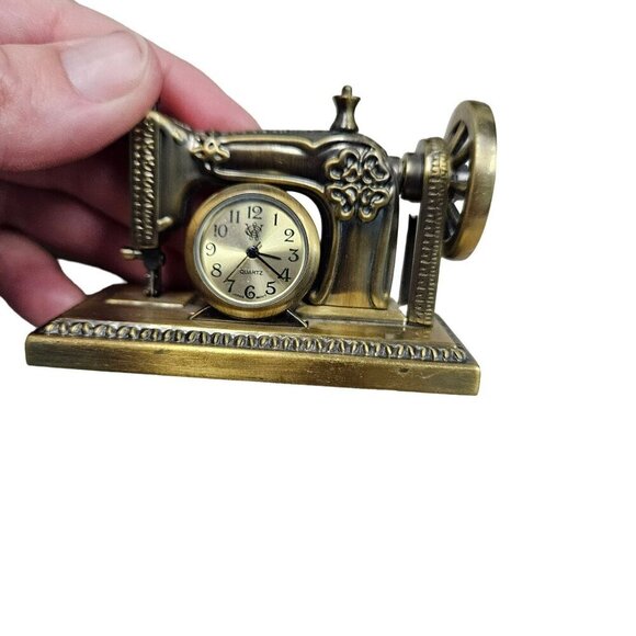 Vintage Brass Sewing‎ Machine Mini Clock Quartz Movement Not Tested Need Battery - Picture 2 of 10
